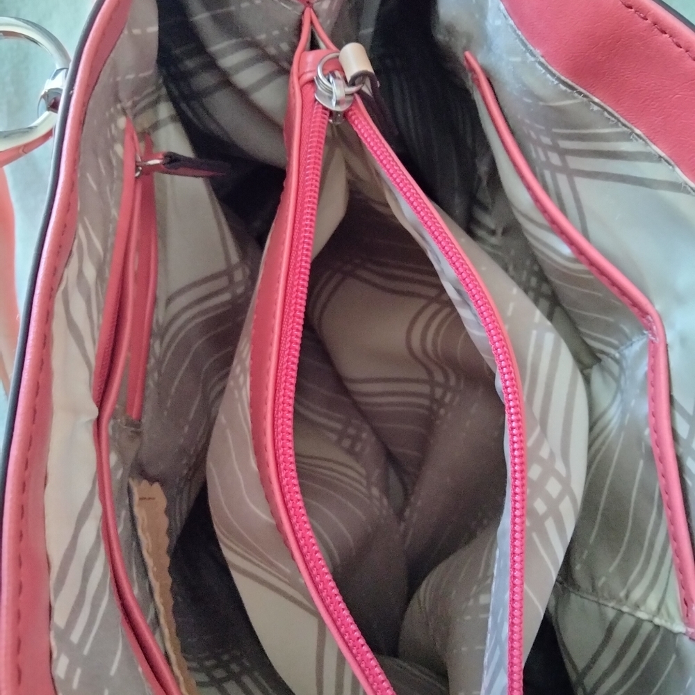 London Fog orange ๐งก handbag. - Picture 5 of 7